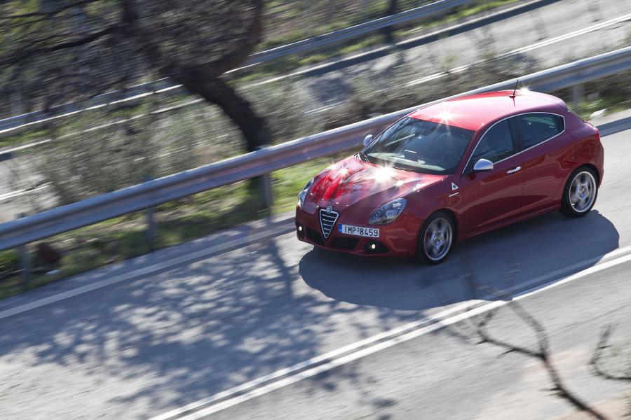  Alfa Romeo Giulietta Quadrifoglio Verde (940) 2010 года  (фото 37 из 48)